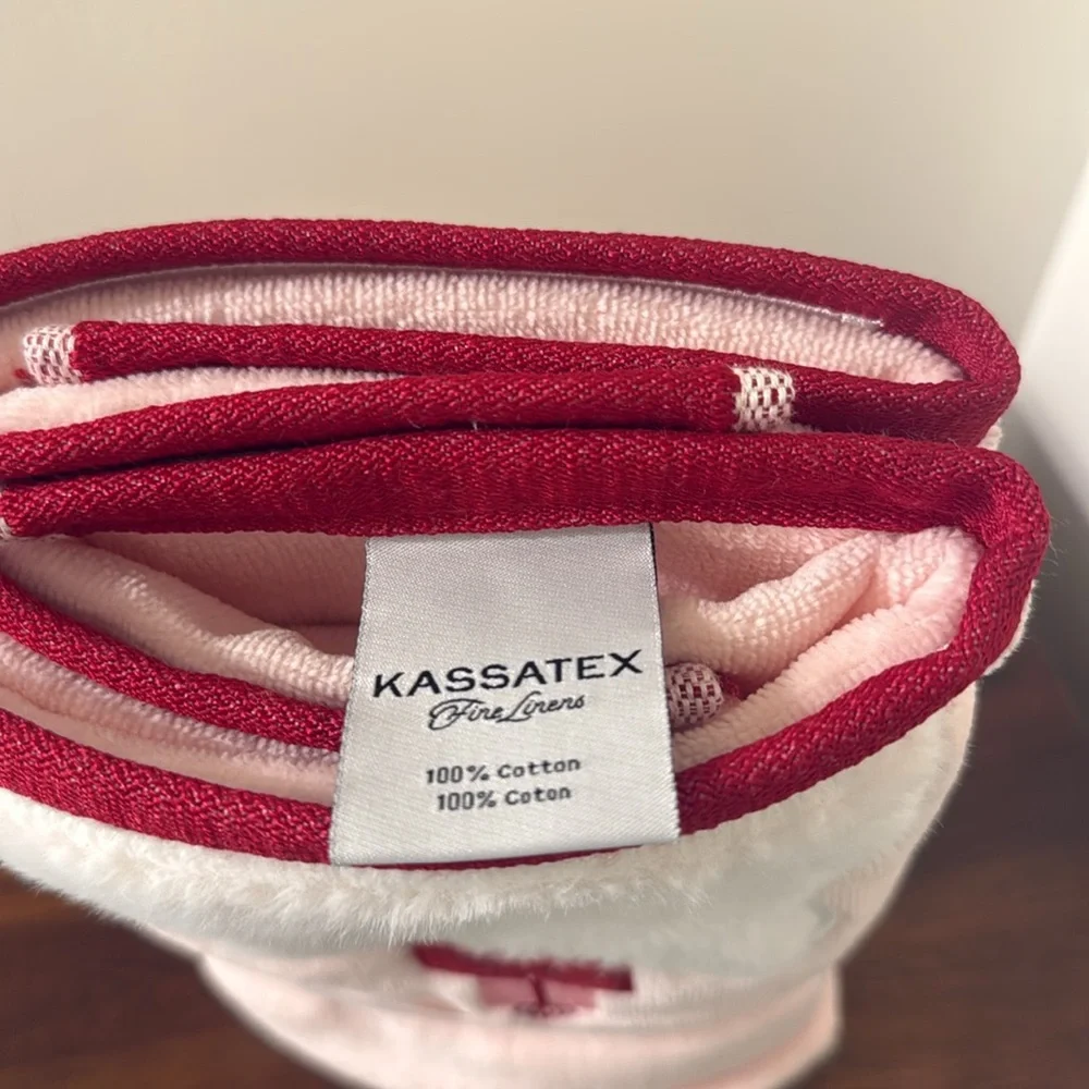 Kassatex Pink Polar Bear Christmas Hand Towels Set of 2 Holiday NEW
